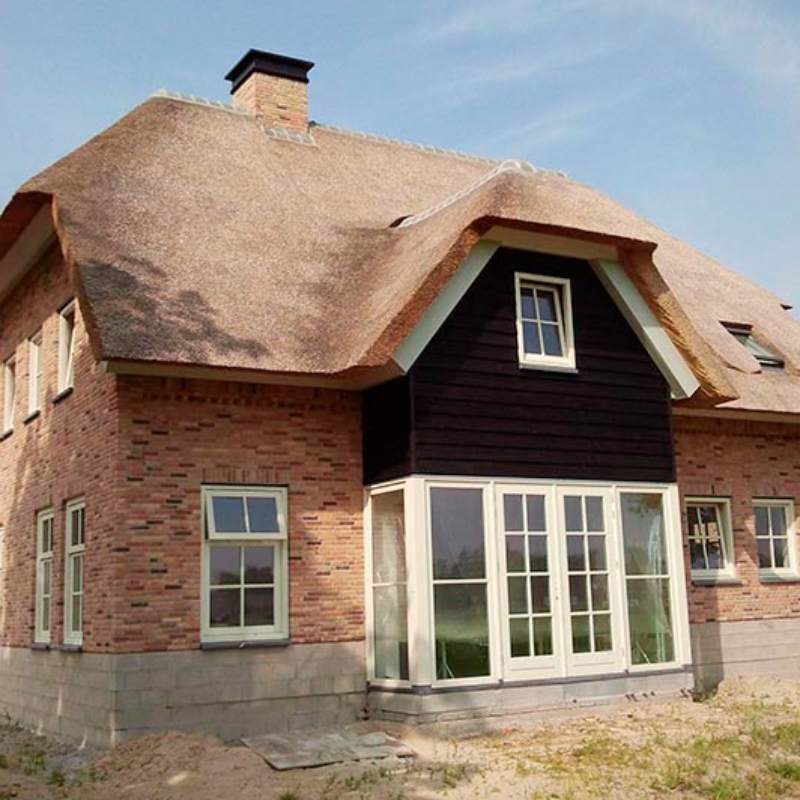 Referentie Rietdekkersbedrijf Molenaar: rieten dak woonhuis Geffen