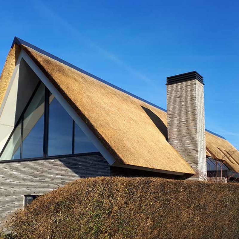 Referentie Rietdekkersbedrijf Molenaar: rieten dak woonhuis Nuland