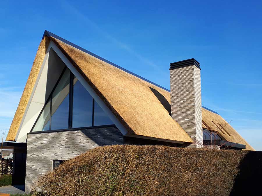 Referentie Rietdekkersbedrijf Molenaar: rieten dak woonhuis Nuland